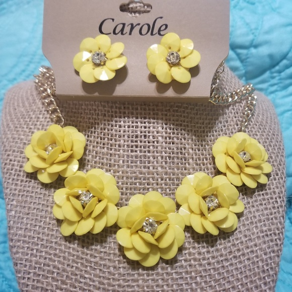 CAROLE Yellow Rose Earring and Necklace - Picture 6 of 8